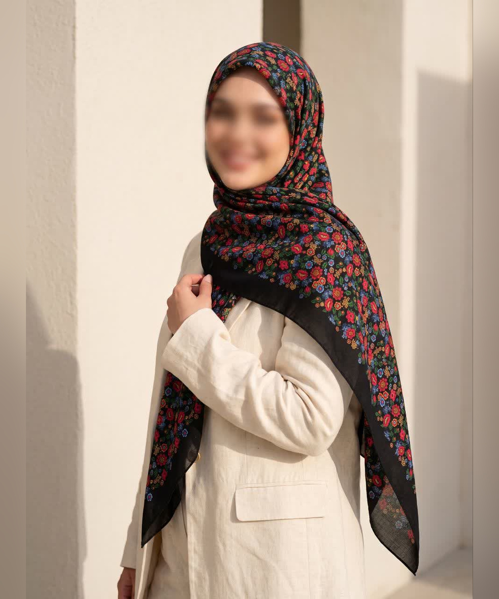 روسری کرپ‌نخ گل‌ریز قواره ۱۴۰