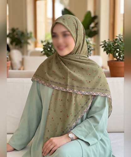 روسری کرپنخ گلریز حاشیهدار قواره ۱۴۰