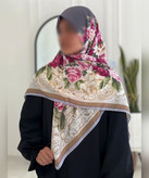 روسری حریر ابریشم گلدار حاشیهدار قواره ۱۲۰