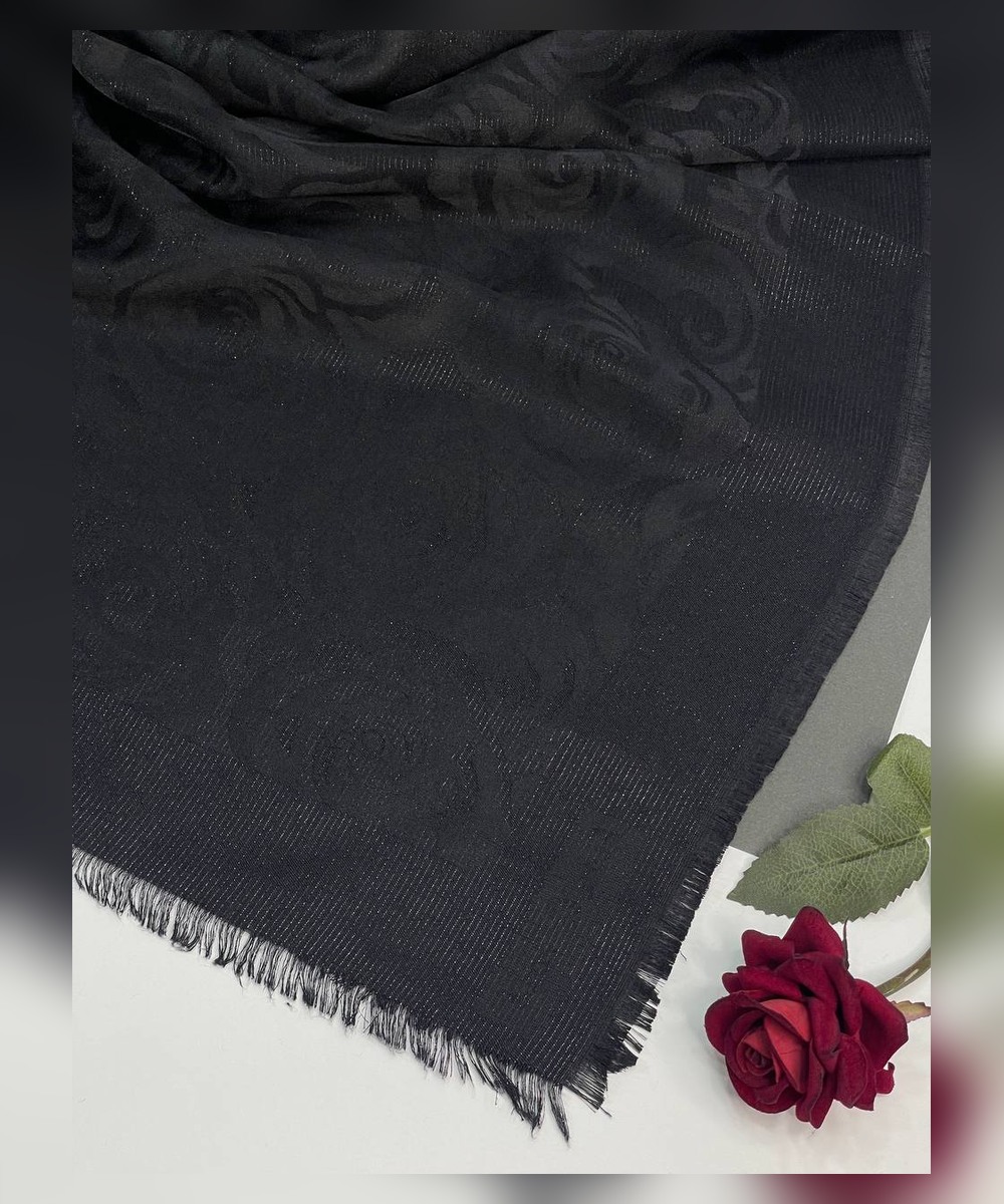 روسری نخ ابریشم ژاکارد مشکی لمه طرح گل درشت قواره 140