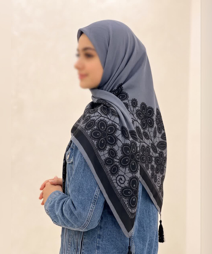 روسری سوپرنخ طرحدار قواره ۱۲۰ مدل 107924 رنگ طوسی 3