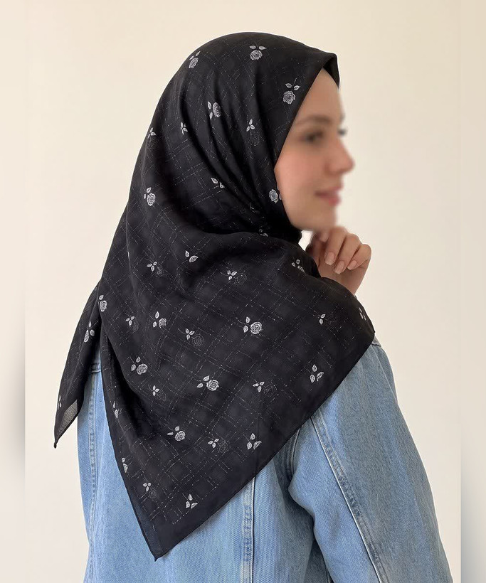 روسری سوپرنخ طرحدار قواره ۱۲۰ مدل 107941 رنگ طوسی