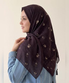 روسری سوپرنخ طرحدار قواره ۱۲۰ مدل 107941 رنگ طوسی 3