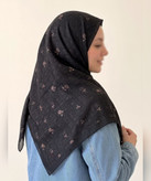 روسری سوپرنخ طرحدار قواره ۱۲۰ مدل 107941 رنگ طوسی 2