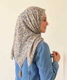 روسری سوپرنخ طرحدار قواره ۱۲۰ مدل 107945 رنگ طوسی 4