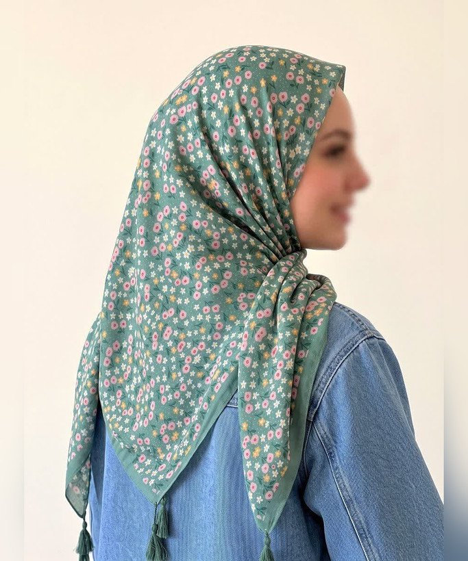 روسری سوپرنخ طرحدار قواره ۱۲۰ مدل 107945 رنگ طوسی 3