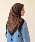 روسری سوپرنخ طرحدار قواره ۱۲۰ مدل 107951 رنگ طوسی 3
