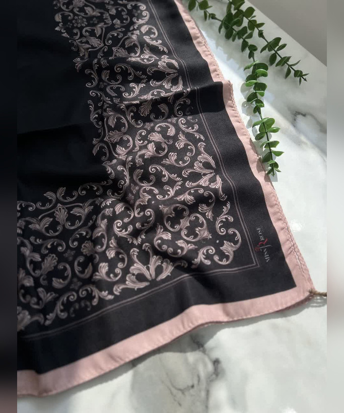 روسری سوپرنخ طرحدار قواره ۱۲۰ مدل 107962 رنگ طوسی 6
