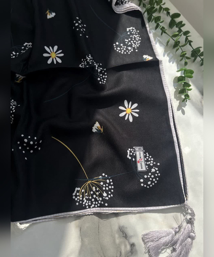 روسری سوپرنخ طرحدار قواره ۱۲۰ مدل 107969 رنگ طوسی 2