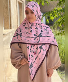 روسری کرپنخ طرحدار قواره ۱۴۰ رنگ چندرنگ