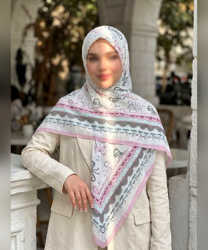 روسری سوپرنخ طرحدار قواره ۱۴۰ مدل دوم رنگ طوسی