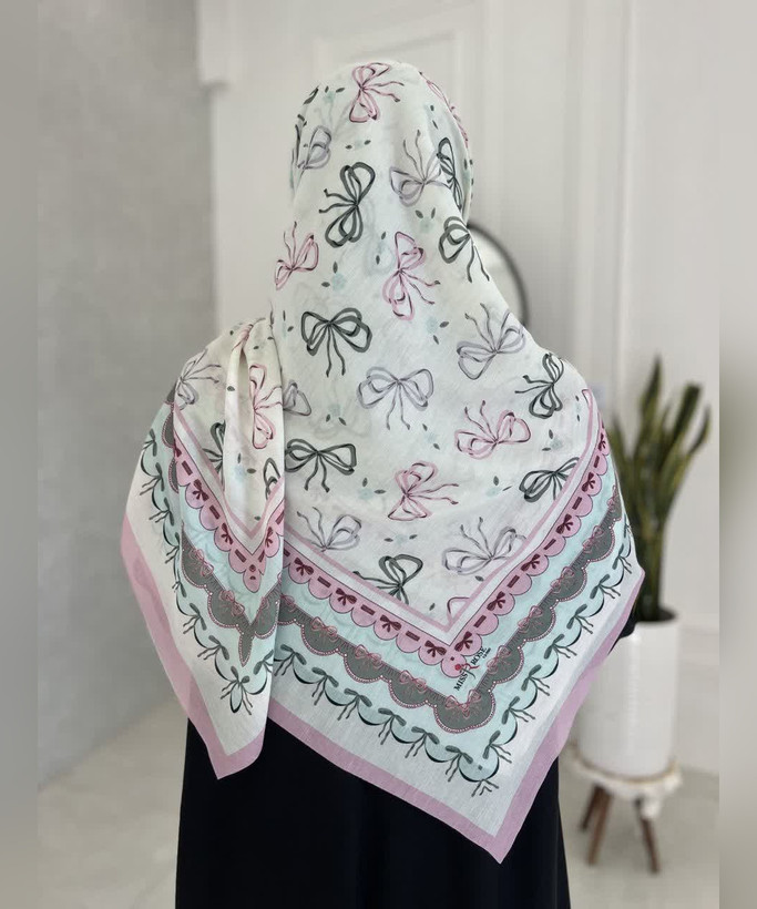 روسری سوپرنخ طرحدار قواره ۱۴۰ مدل دوم رنگ طوسی