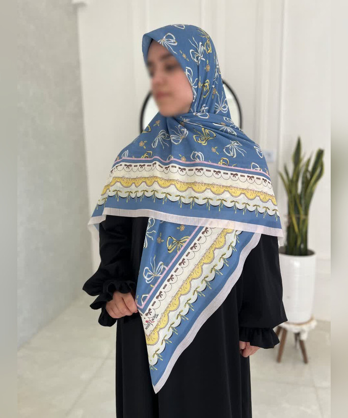 روسری سوپرنخ طرحدار قواره ۱۴۰ مدل دوم رنگ طوسی