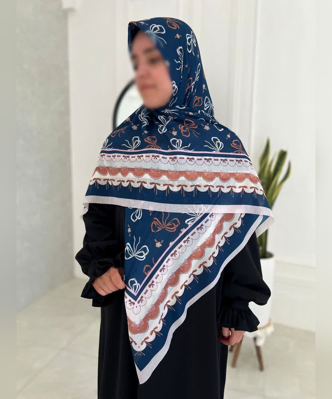 روسری سوپرنخ طرحدار قواره ۱۴۰ مدل دوم رنگ طوسی
