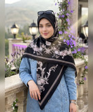روسری کرپنخ طرحدار قواره ۱۴۰ مدل دوم رنگ طوسی