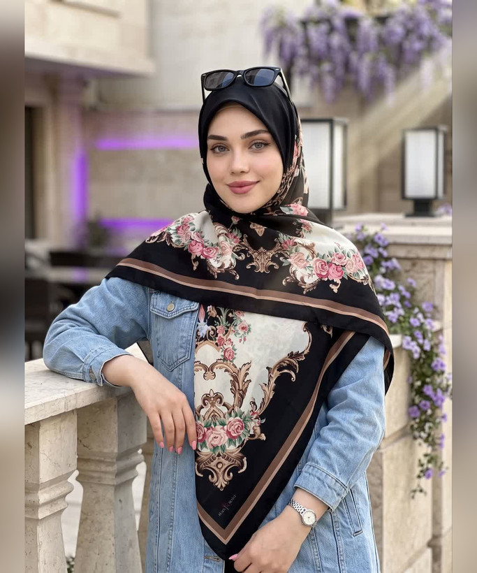 روسری کرپنخ طرحدار قواره ۱۴۰ مدل دوم رنگ طوسی