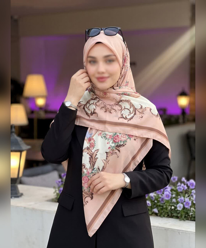 روسری کرپنخ طرحدار قواره ۱۴۰ مدل دوم رنگ طوسی