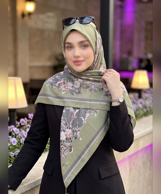 روسری کرپنخ طرحدار قواره ۱۴۰ مدل دوم رنگ طوسی