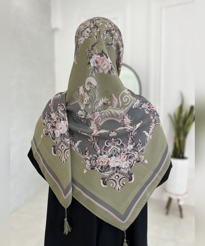 روسری کرپنخ طرحدار قواره ۱۴۰ مدل دوم رنگ طوسی