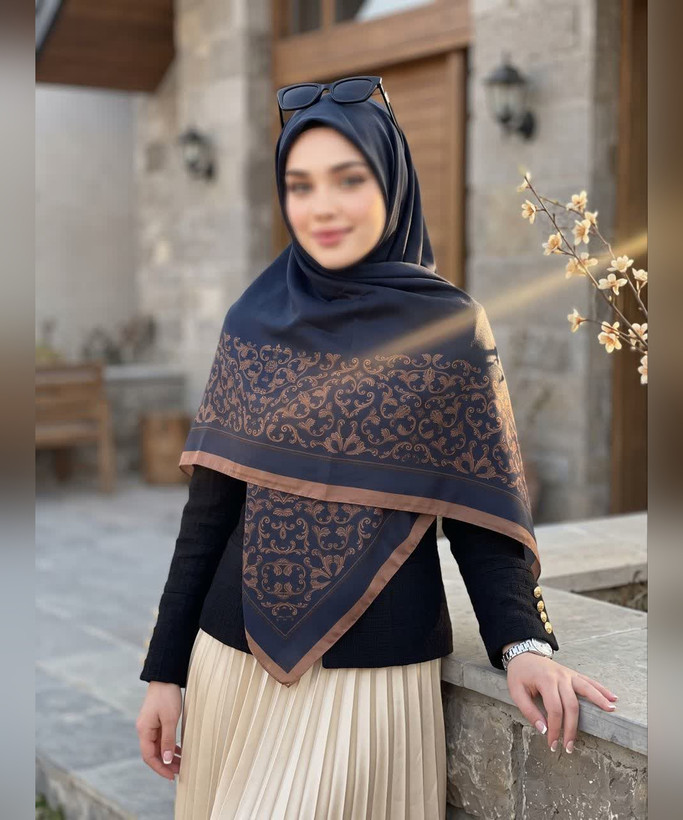 روسری نخی طرحدار قواره ۱۴۰ رنگ طوسی
