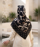 روسری سوپرنخ طرح هندسی قواره ۱۴۰ - رنگ طوسی و گلبهی - تصویر 8