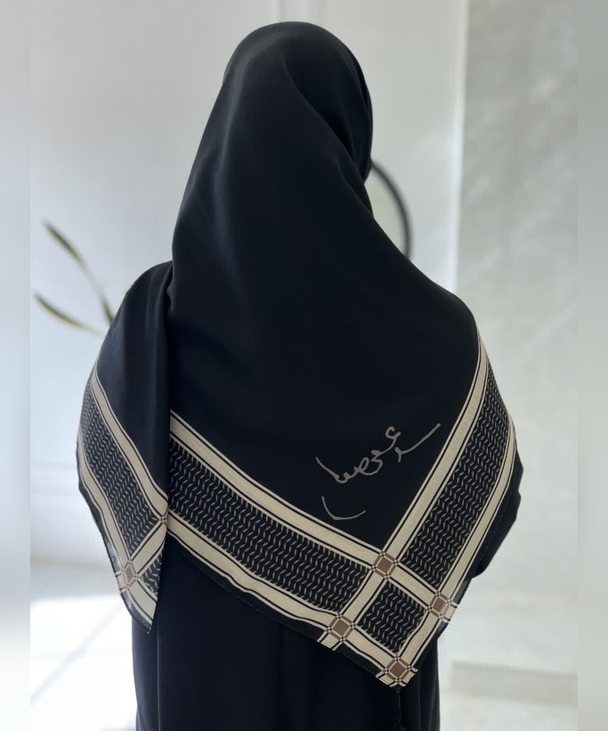 روسری سوپرنخ طرح مقاومت قواره ۱۴۰ - رنگ مشکی لیمویی - تصویر 2