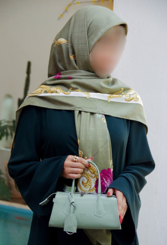 عبا پیراهنی لاله جنس کرپ الیزه، رنگ سبز زمردی