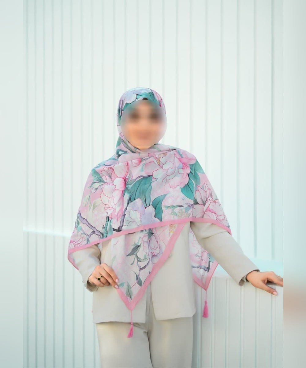 روسری کرپنخ طرح گلبرگ قواره ۱۴۰، صورتی