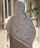 روسری کرپنخ طرح باغچه قواره ۱۴۰، نمای طرح و رنگبندی