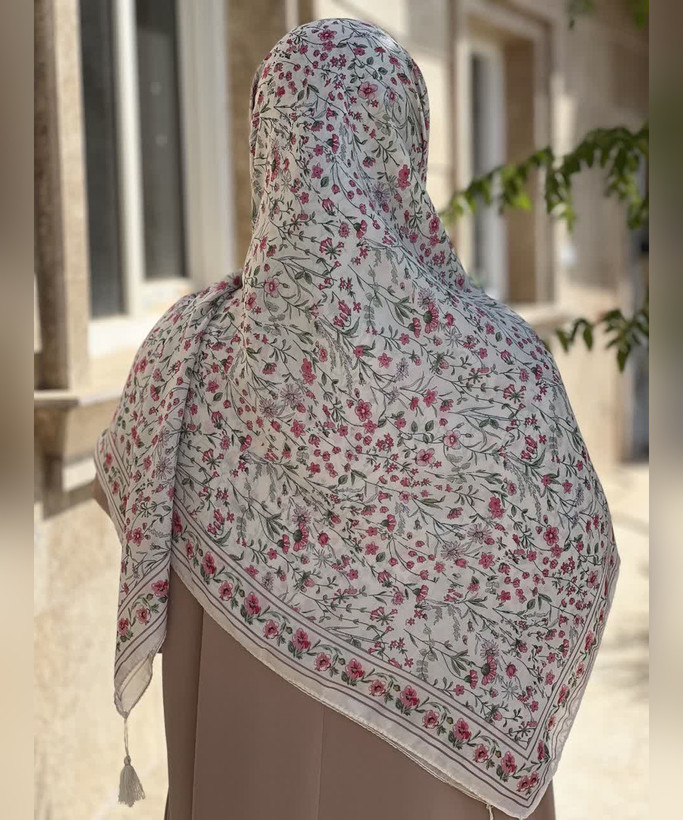 روسری کرپنخ طرح باغچه قواره ۱۴۰، نمای طرح و رنگبندی