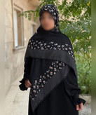 روسری سوپرکرپ طرح پاپیون گلریز قواره ۱۴۰، نمای طرح و رنگبندی