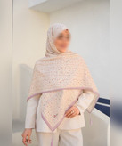 روسری کرپنخ طرح شکوفهباران قواره ۱۴۰، کرم با حاشیه یاسی