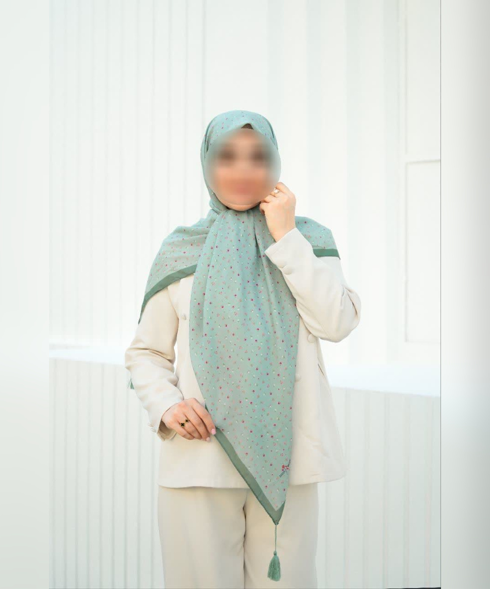 روسری کرپنخ طرح شکوفهباران قواره ۱۴۰، سبز آبی با حاشیه سبز