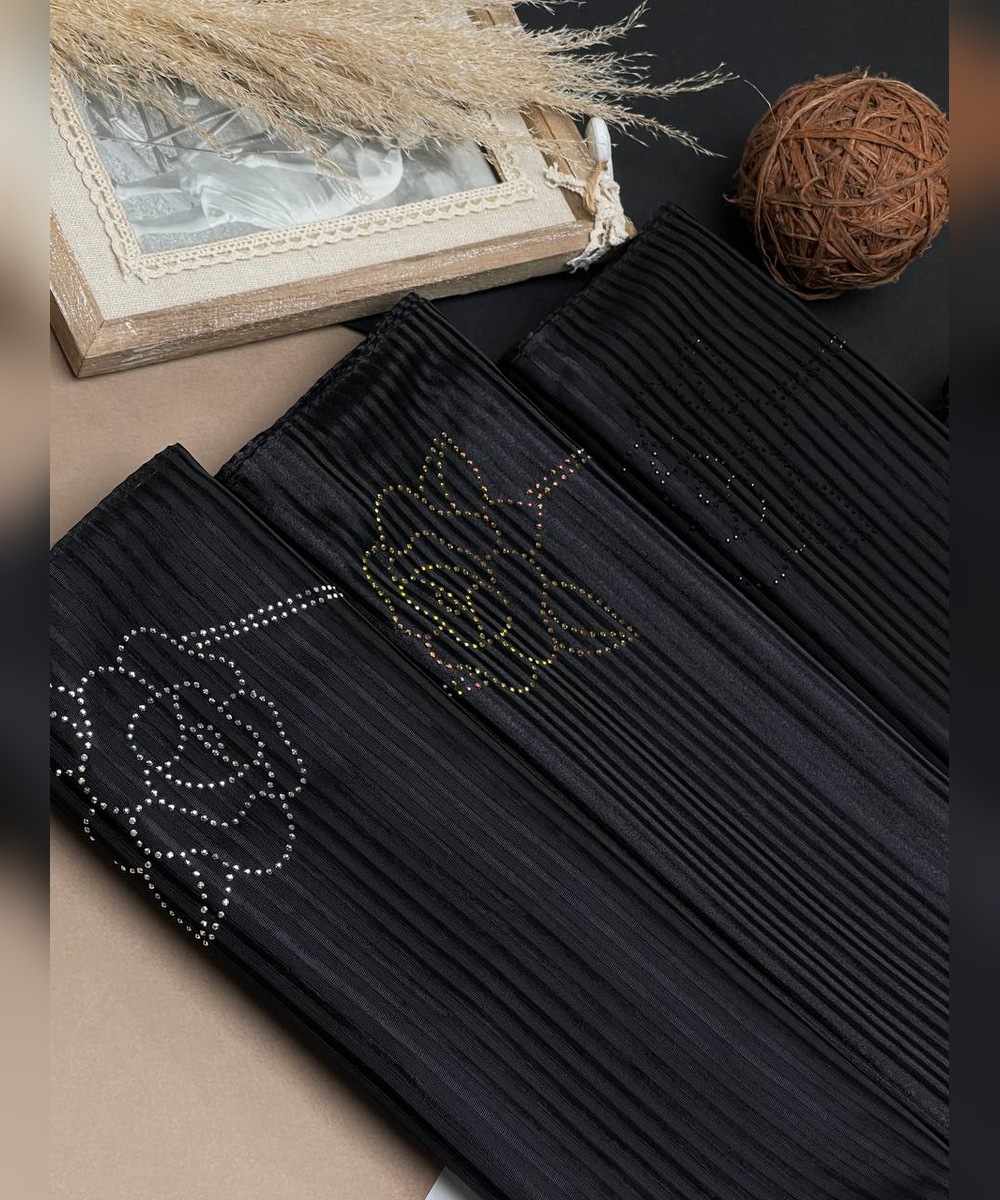 روسری ژان ژان نگین دار طرح گل قواره 130