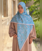 روسری کرپنخ طرح خوشهگل قواره ۱۴۰