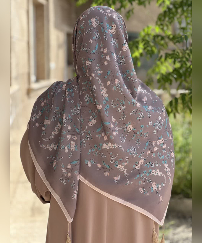 روسری کرپنخ طرح خوشهگل قواره ۱۴۰