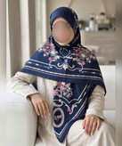 روسری ابریشم طرح گلآرا قواره ۱۳۵