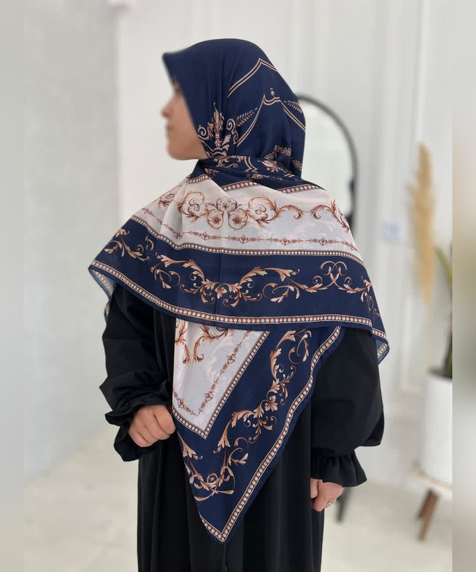 روسری کرپنخ طرح زرنگار قواره ۱۴۰