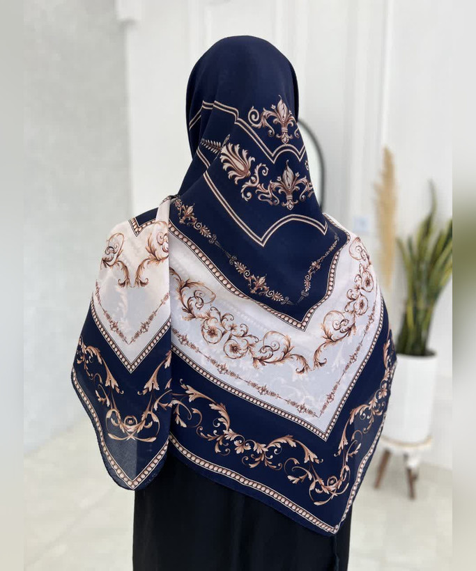 روسری کرپنخ طرح زرنگار قواره ۱۴۰