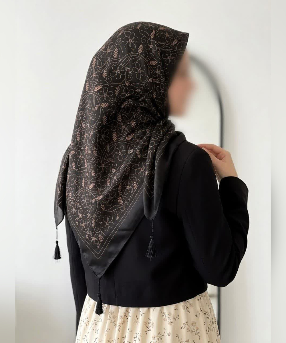 روسری نخی طرح گل خطی قواره ۱۴۰