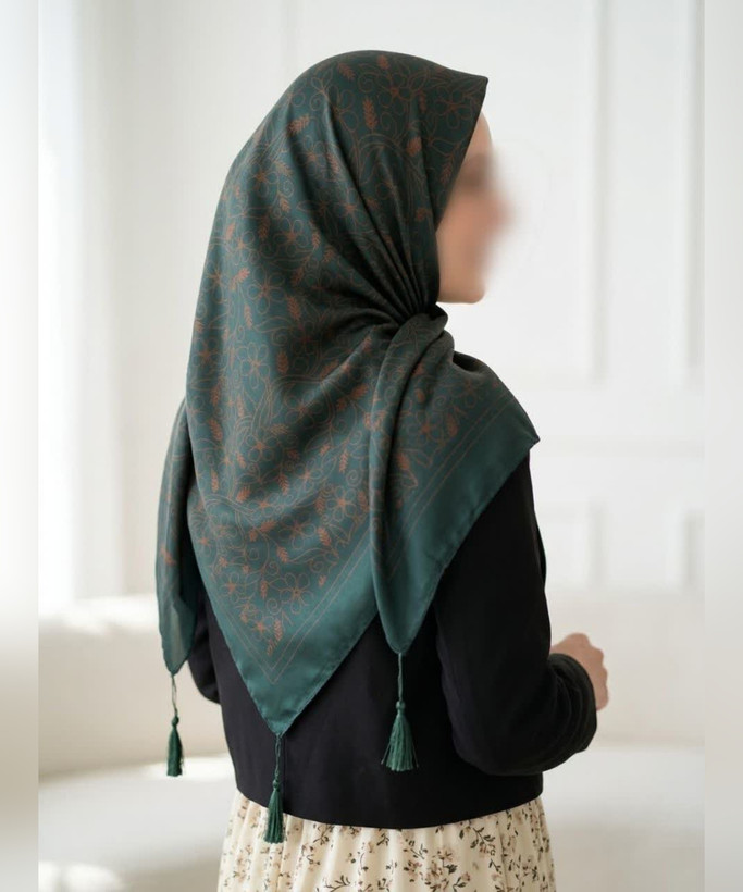 روسری نخی طرح گل خطی قواره ۱۴۰