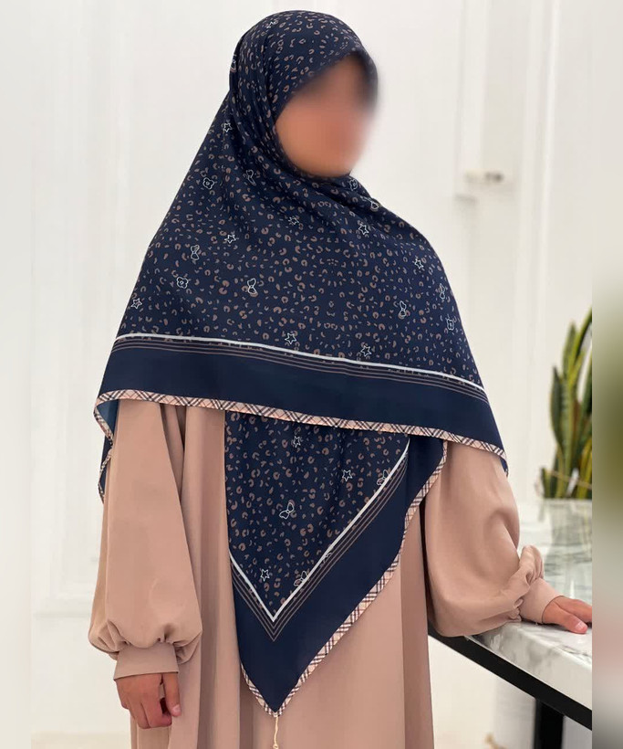 روسری کرپنخ طرح شکوفهریز قواره ۱۴۰