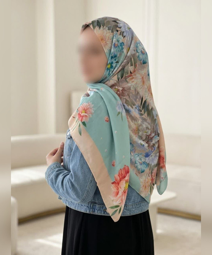 روسری سوپرکرپ طرح گلستان آبرنگی قواره ۱۴۰